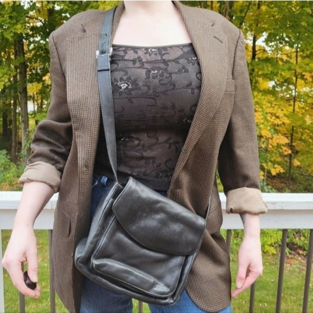 TIGNANELLO Black Vintage Genuine Leather Crossbody Multipocket Purse Adjustable
